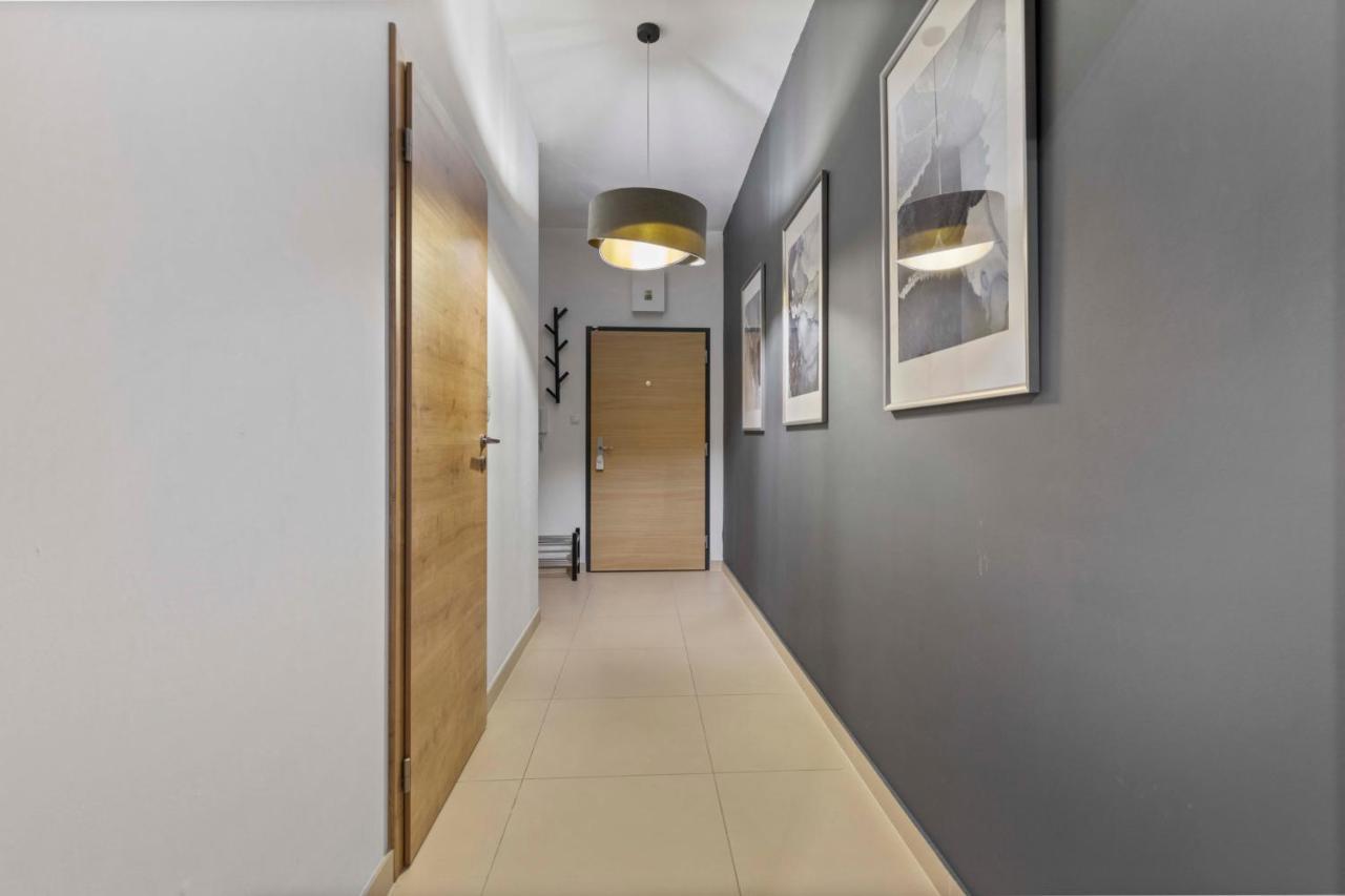 Lam Anthracite W Ac & Balcony Apartment Bratislava Exterior photo